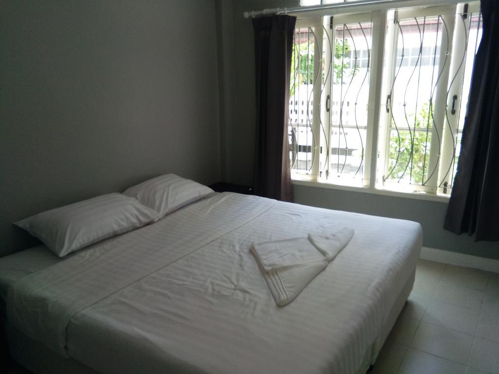 Taylor'S Guesthouse Hua Hin Buitenkant foto
